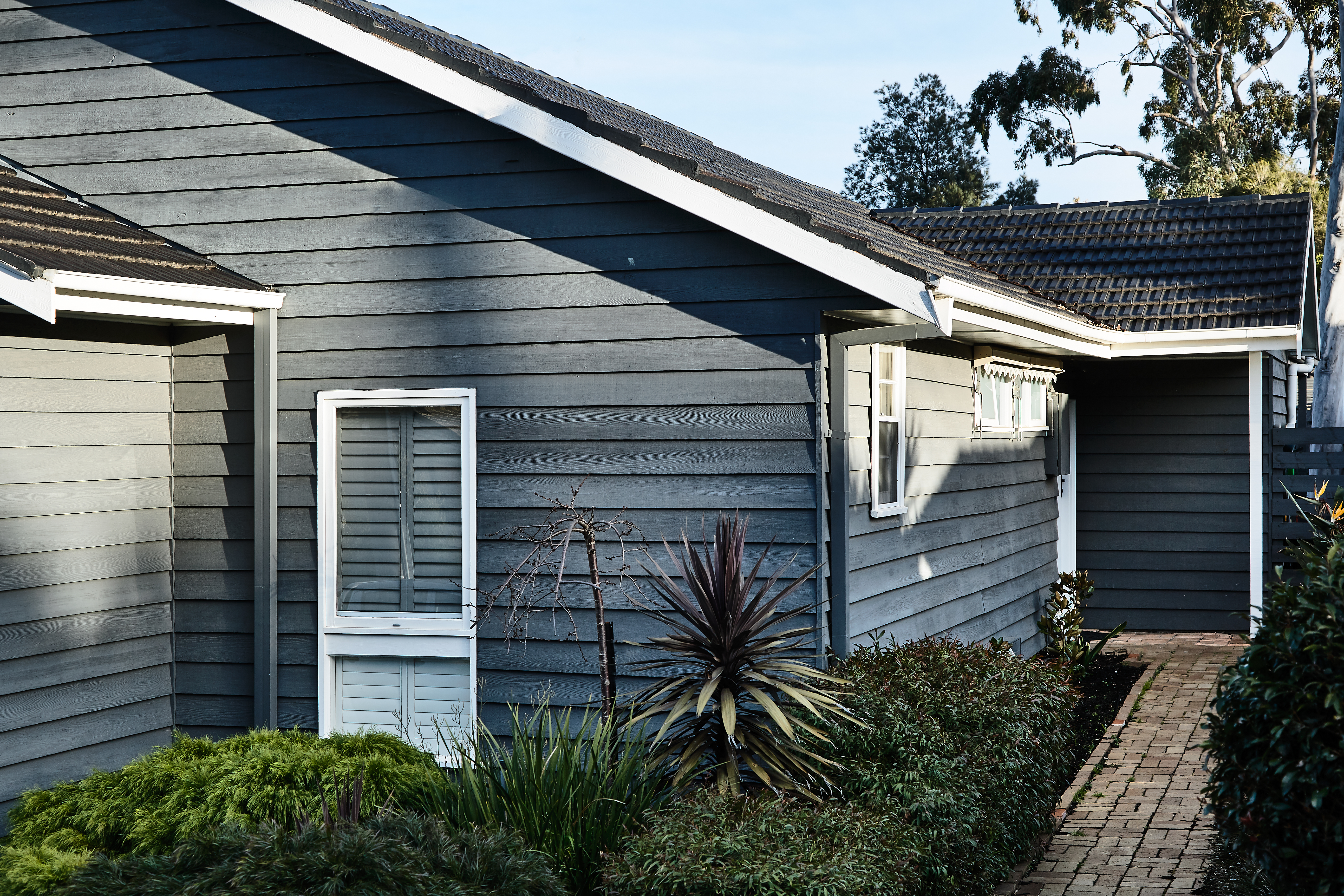 Huff 'n' Puff Haus, photography by Marnie Hawson, product used: Barestone Original