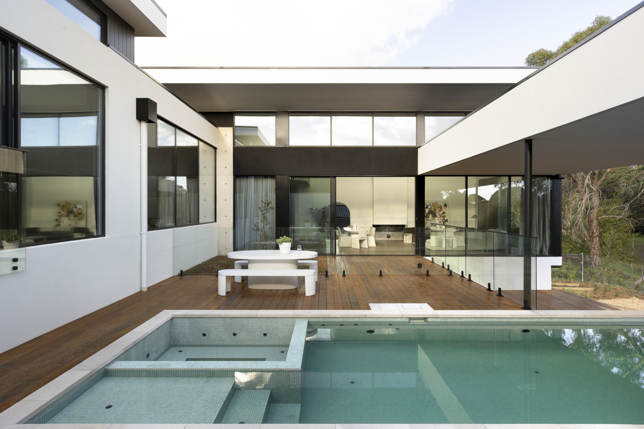 Latitude 37 - Mount Eliza