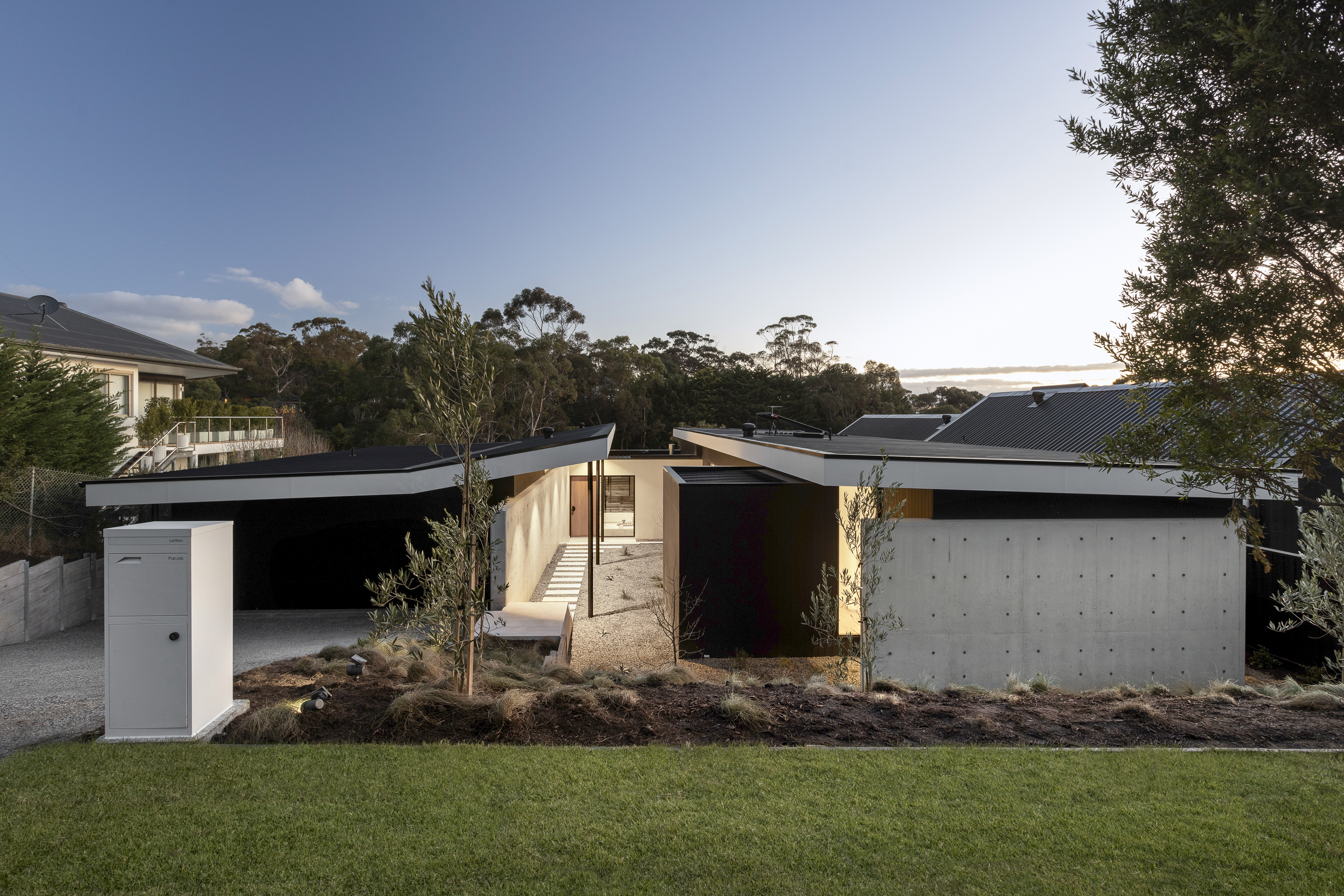 Latitude 37 - Mount Eliza