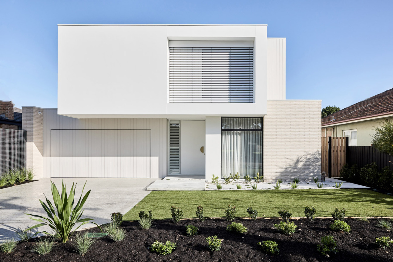 Elba by Thomas Archer